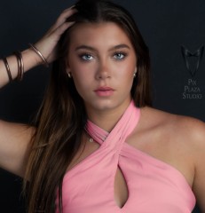 Amelia-PixPlaza-