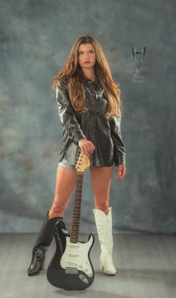 Haleigh-PixPlaza-2